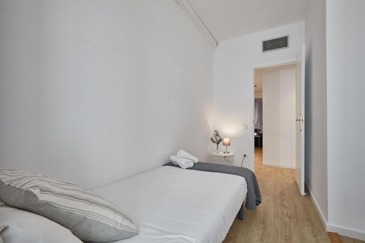 Bbarcelona Clot Apartments Exteriör bild